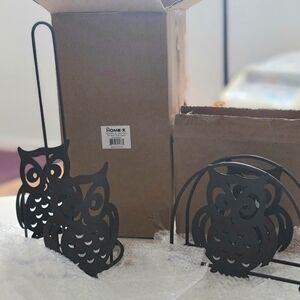 Home-X 2 pc paper towel and napkin holders with owl designs